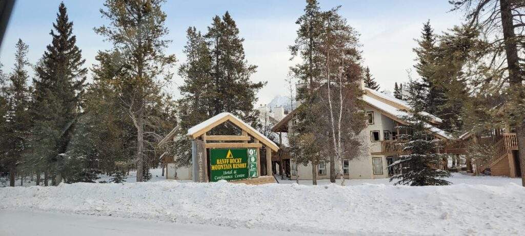 pet-friendly hotel Banff Rocky Mountain Resort